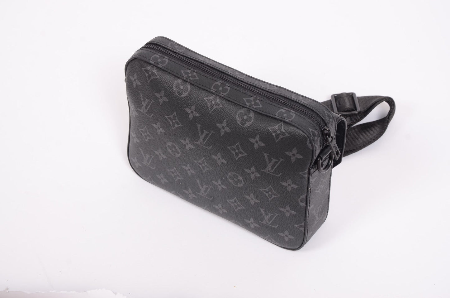 Мъжка чанта Louis Vuitton от естествена кожа