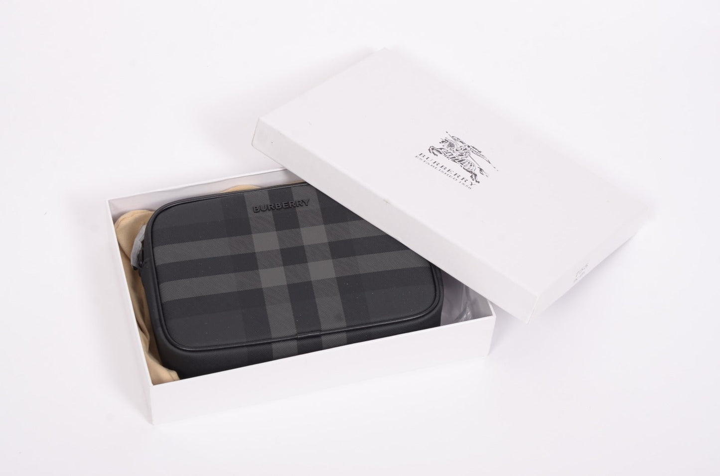 Мъжка чанта Burberry от естествена кожа