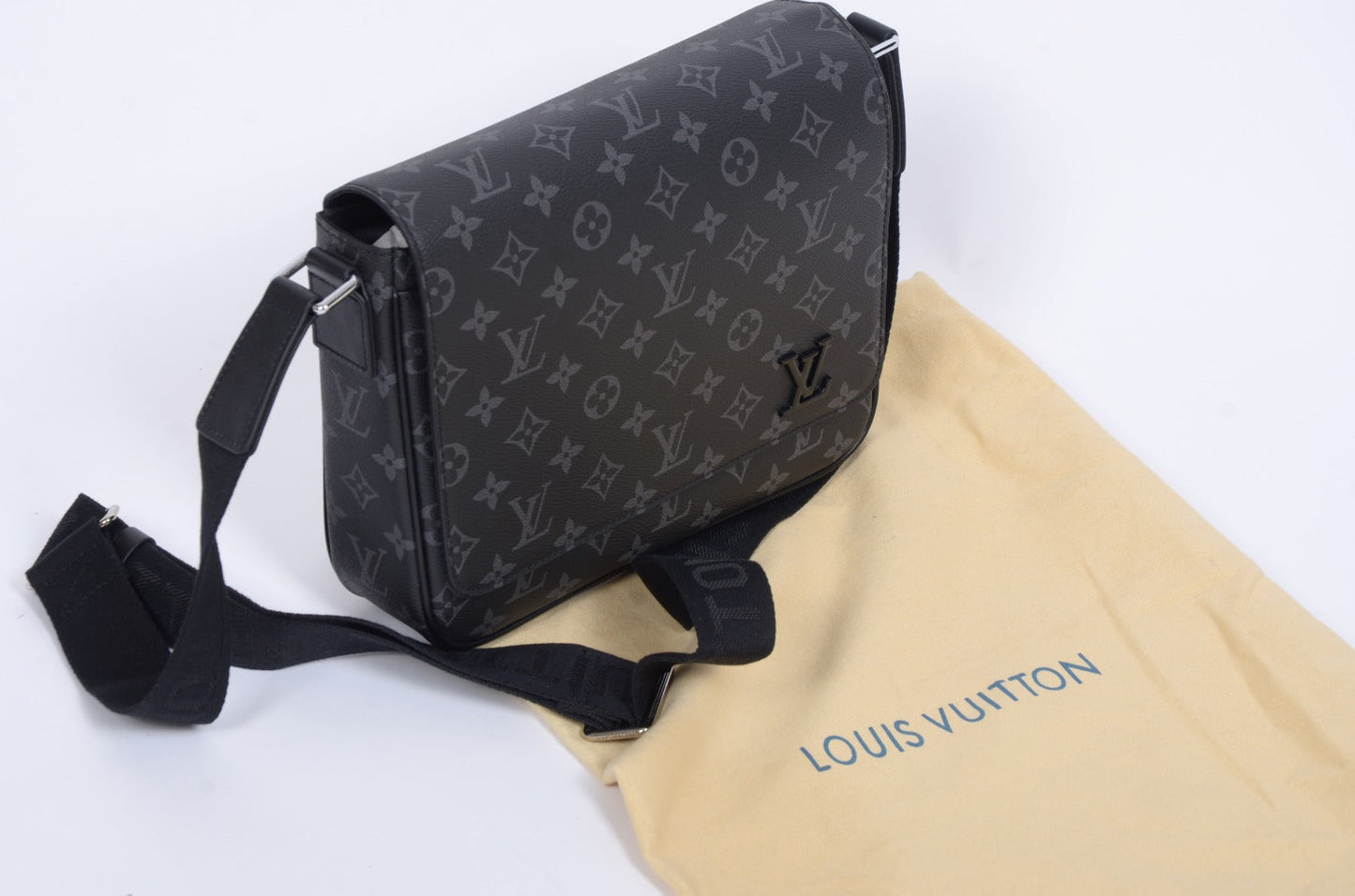 Мъжка чанта Louis Vuitton от естествена кожа