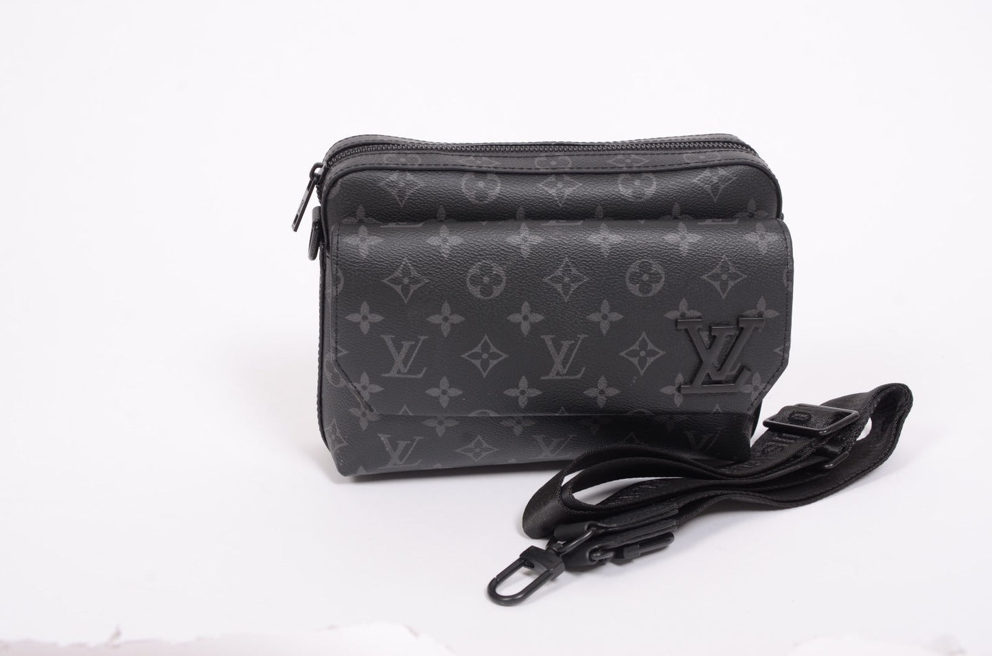 Мъжка чанта Louis Vuitton от естествена кожа